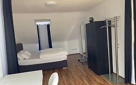 Geraeumiges Komfort-Schlafzimmer Im Zentrum Von Kassel